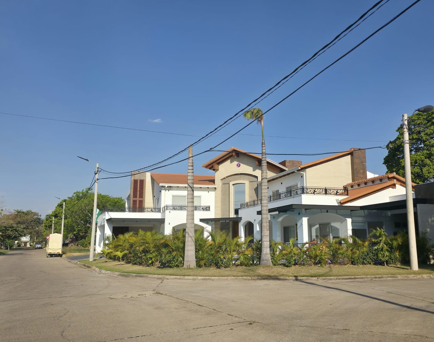 Terreno ¡OPORTUNIDAD ÚNICA! TERRENO EN ESQUINA EN VENTA EN CONDOMINIO CASA DE CAMPO COUNTRY CLUB 
 Foto 3