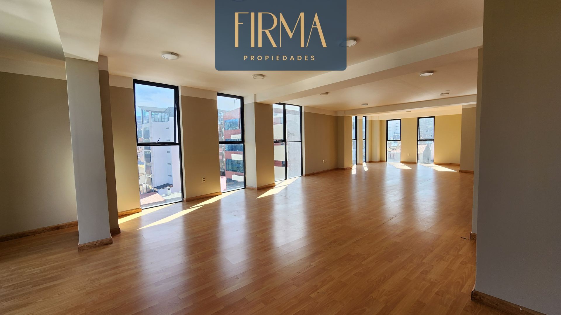 Oficina en AlquilerSAN MIGUEL 1 dormitorios 1 baños  Foto 2