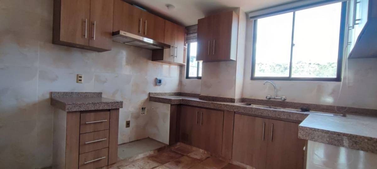 Departamento en Irpavi en La Paz 3 dormitorios 4 baños 1 parqueos Foto 4