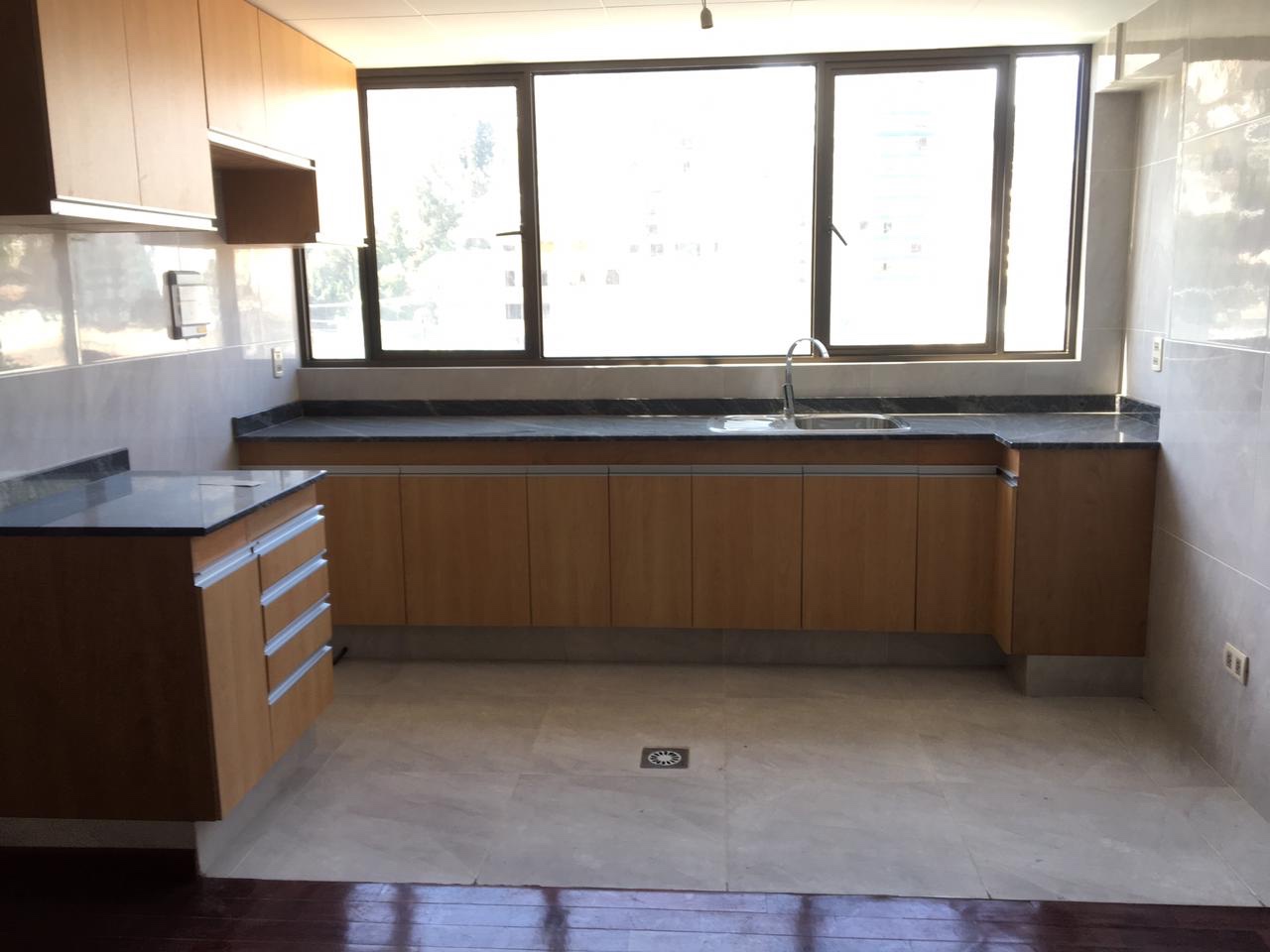 Departamento en VentaDEPARTAMENTO EN VENTA!! Obrajes avenida costanera a una cuadra del cementerio jardín  2 dormitorios 2 baños 1 parqueos Foto 30