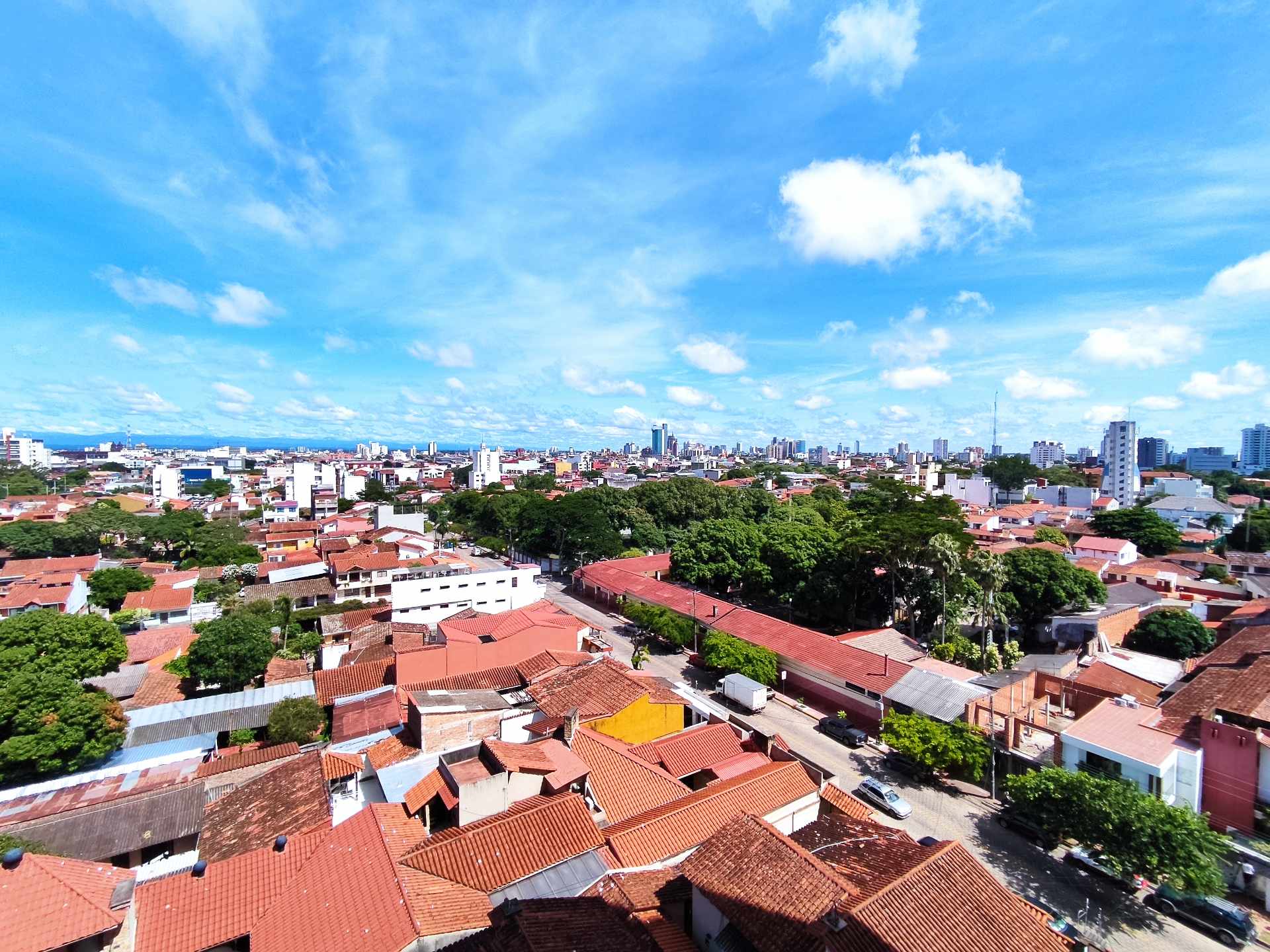 Departamento Torres Geranios, entre 1er y 2do anillo Foto 8