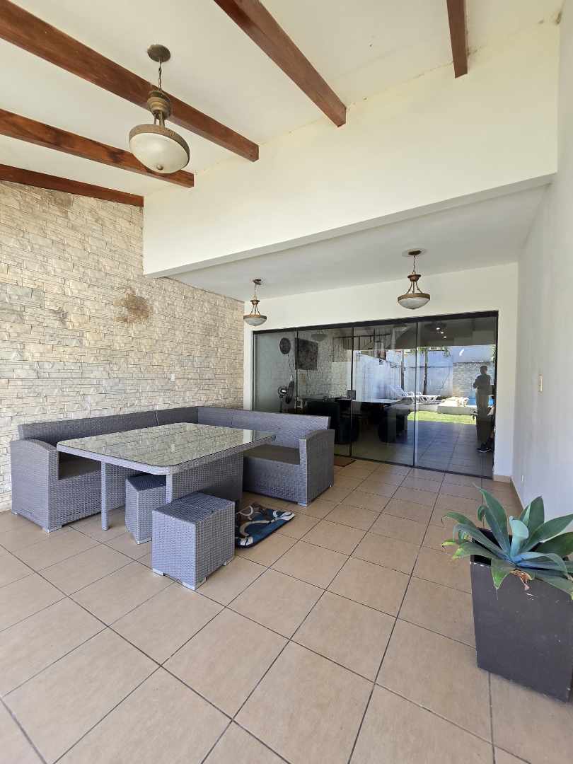 Casa en VentaZONA NORTE Km 8   1 /2 4 dormitorios 4 baños 2 parqueos Foto 9