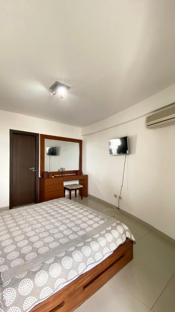 Departamento en AlquilerZONA CENTRO SUR
Condominio Zafiro
Calle Potosí esq. Saavedra 2 dormitorios 2 baños 1 parqueos Foto 7