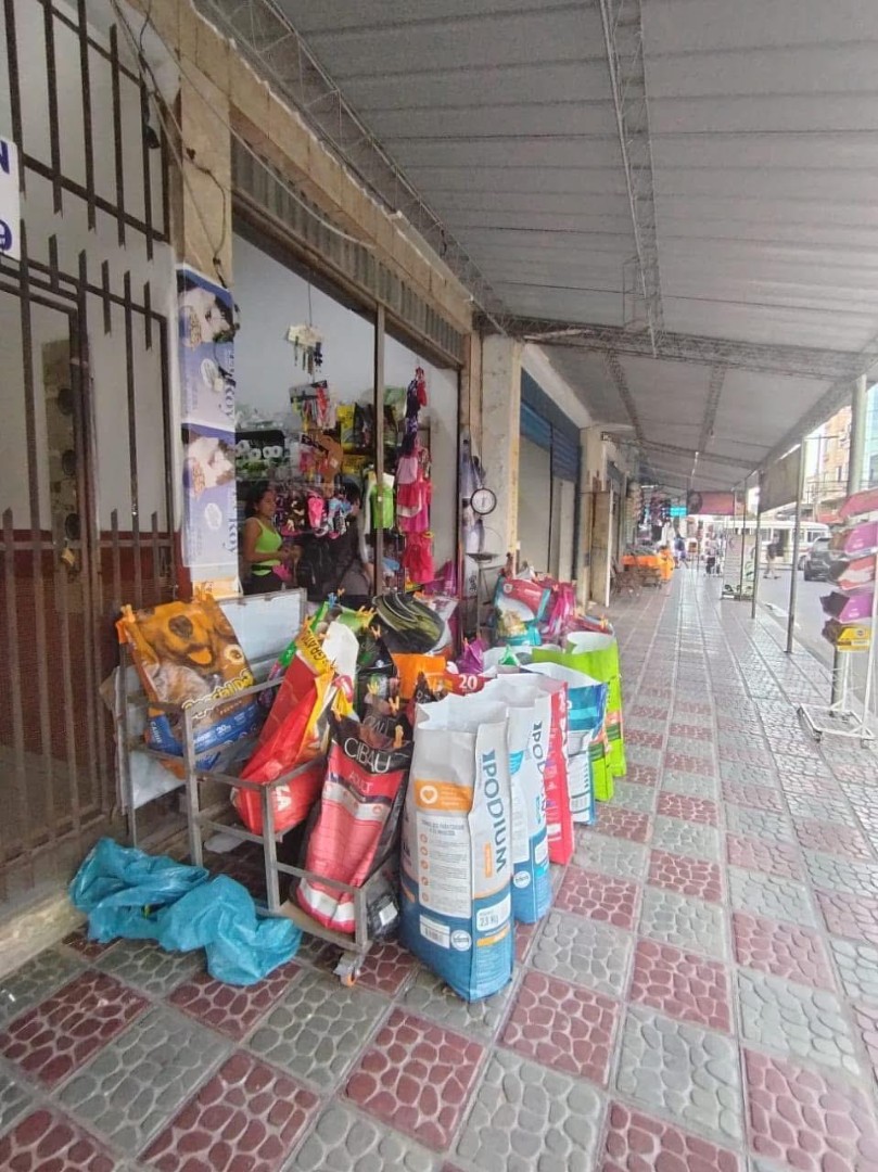 Edificio en AlquilerMercado de la villa 1ero de mayo 4 dormitorios 5 baños  Foto 2