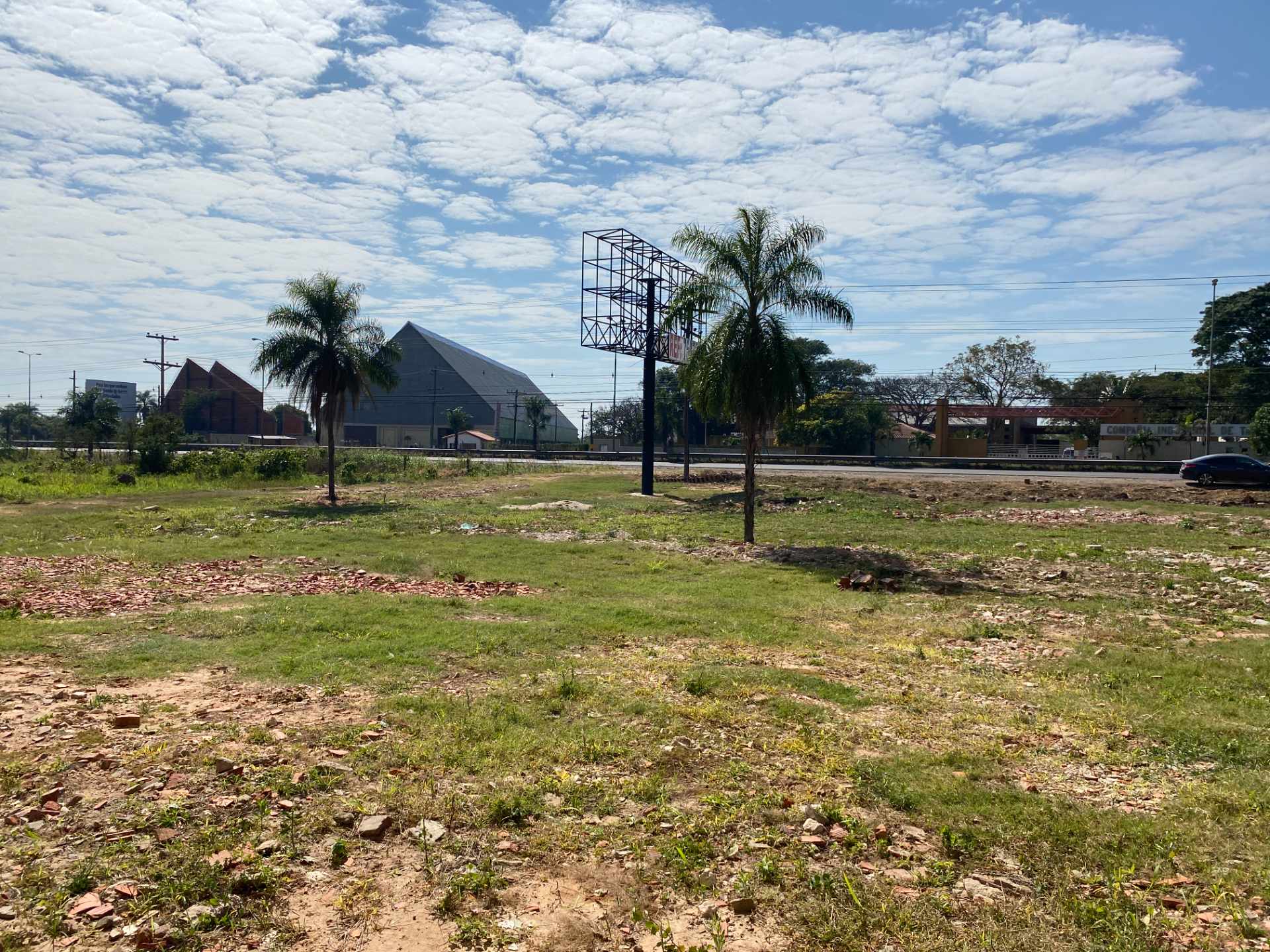 En Alquiler a $us 1,200 Foto 2