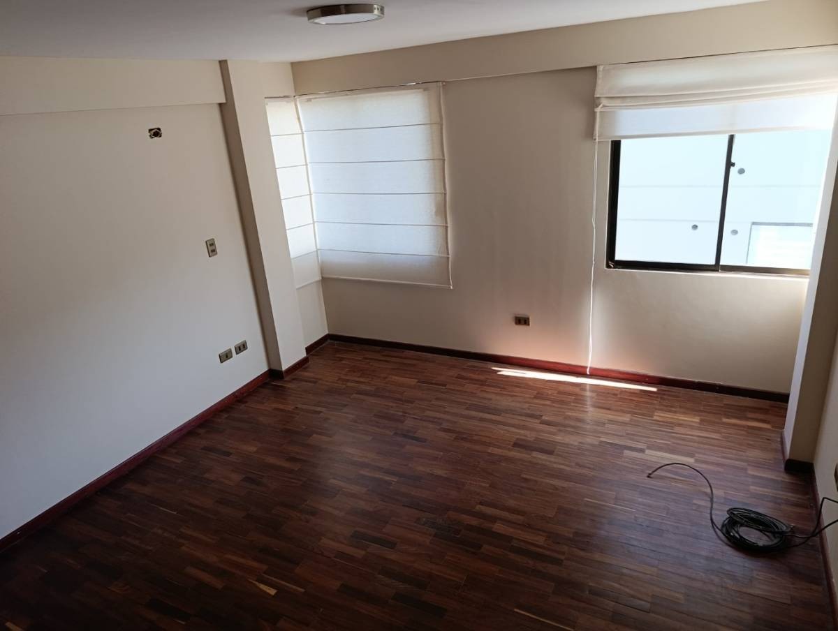 Departamento en Achumani en La Paz 4 dormitorios 3 baños 1 parqueos Foto 22