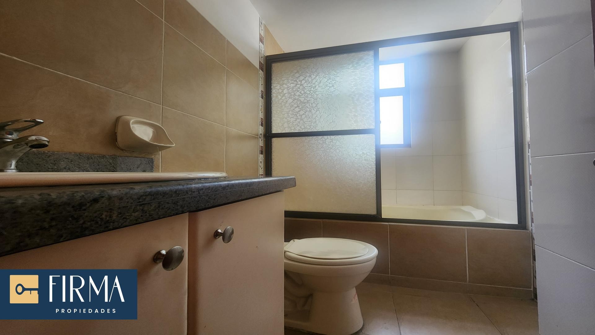 Departamento en Miraflores en La Paz 3 dormitorios 3 baños  Foto 14