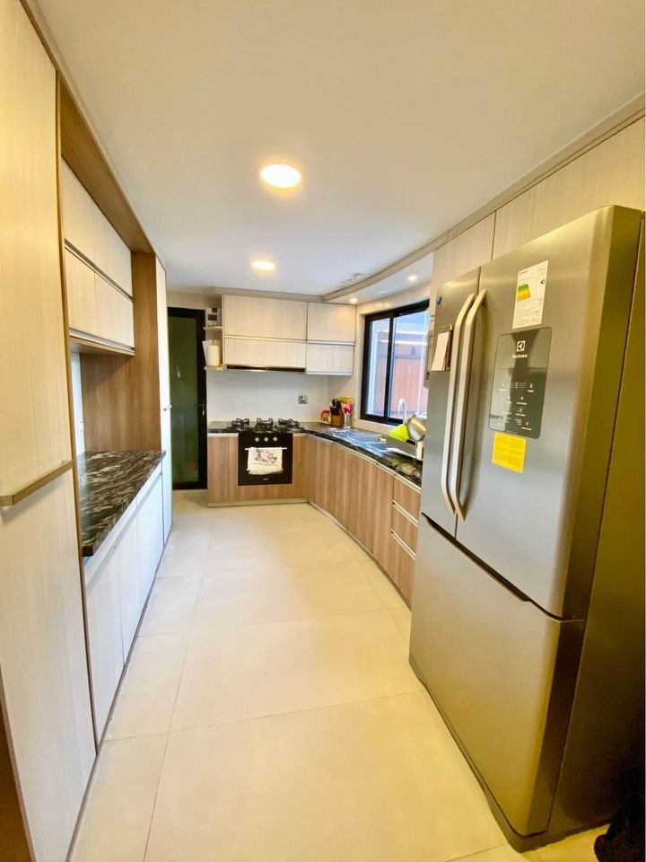 Casa en VentaCasa con 5 suites, Av. Paragua Foto 6