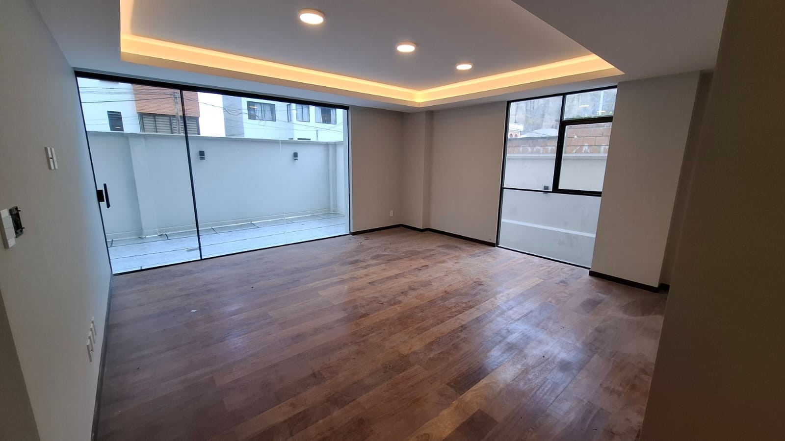 Departamento en VentaCalle 29 de Achumani 
Cerca de la Av. Principal 
 3 dormitorios 3 baños  Foto 10