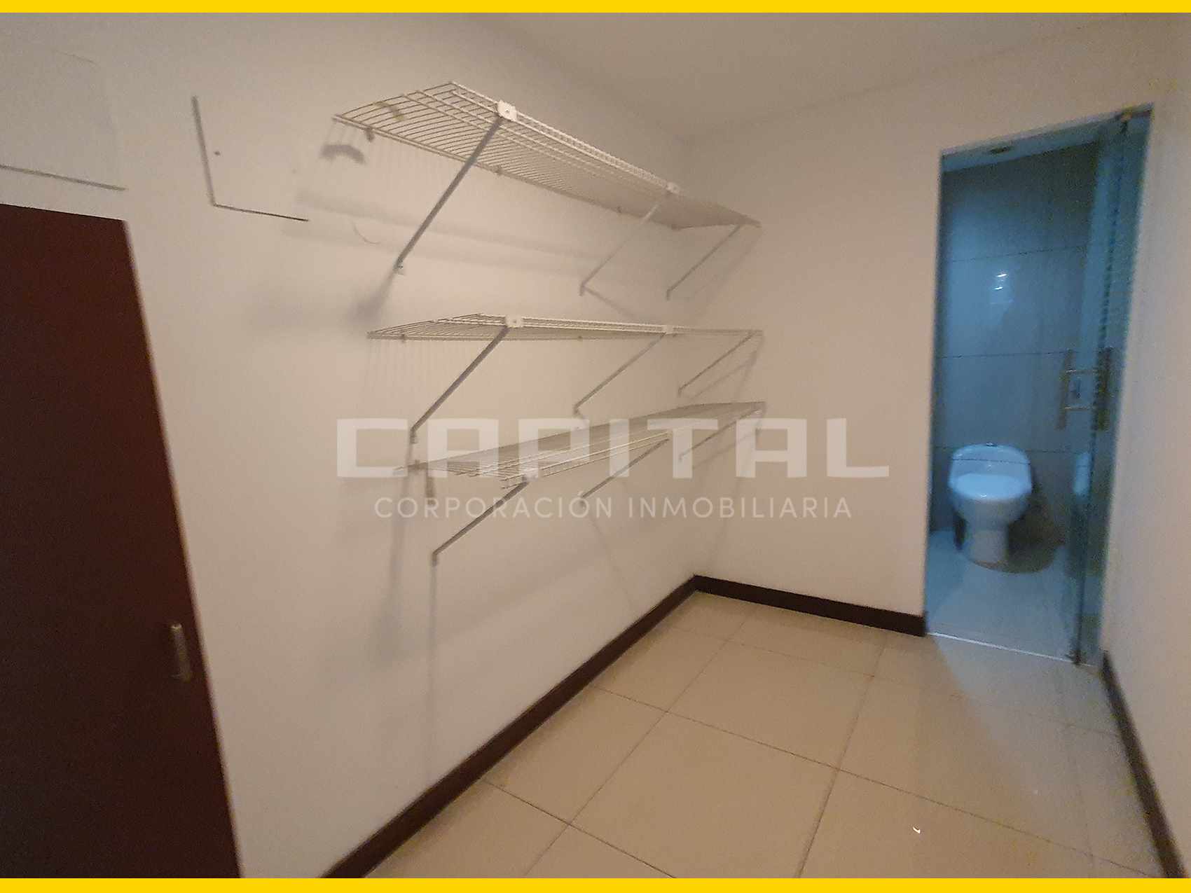 Departamento en AlquilerEN EDIF SKY IBIZA ALQUILO DPTO DE 3 SUITES, SALA DE ESTAR - AV BENI 3 dormitorios 5 baños 2 parqueos Foto 10