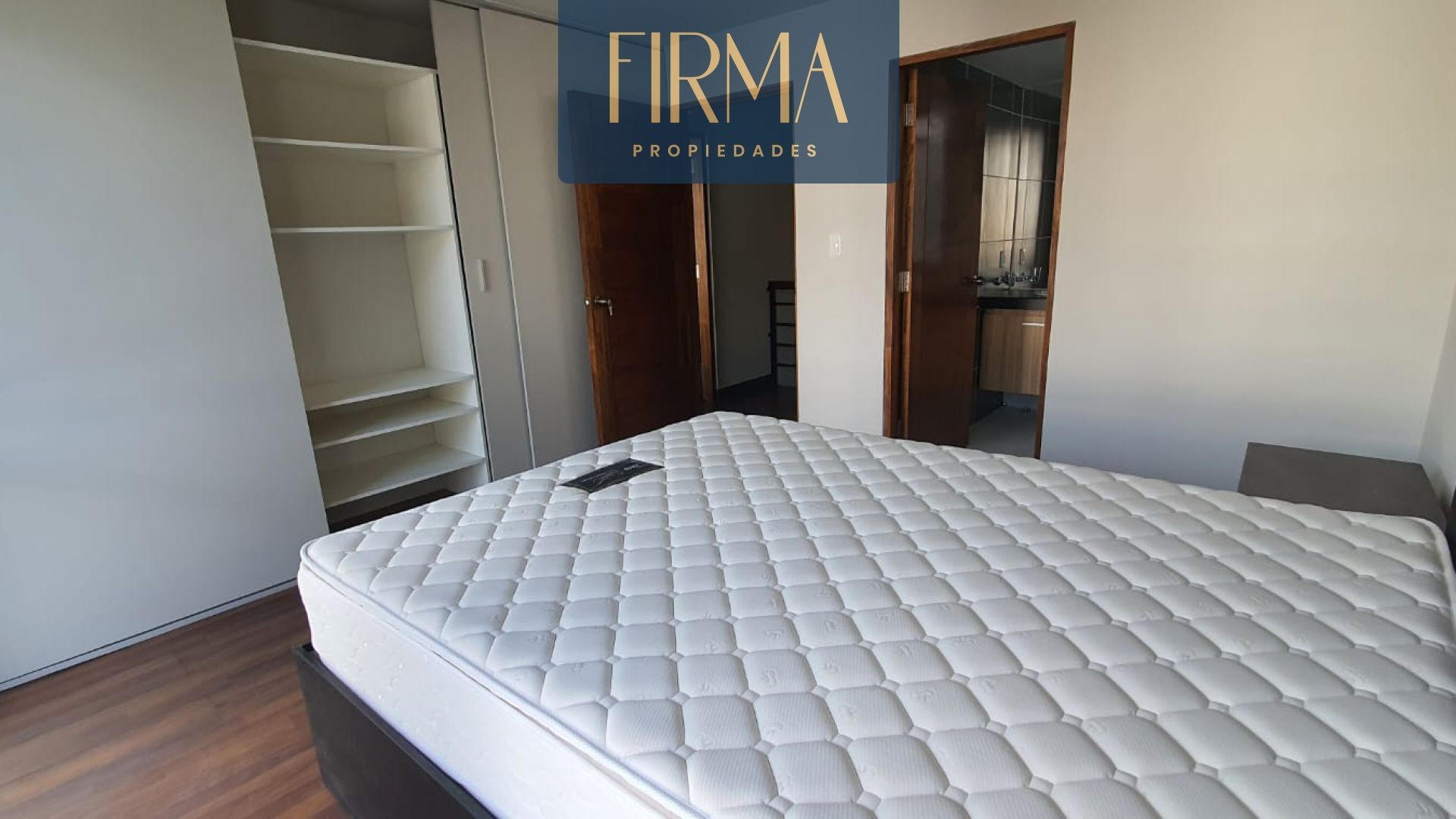 Departamento en Achumani en La Paz 2 dormitorios 3 baños 1 parqueos Foto 6