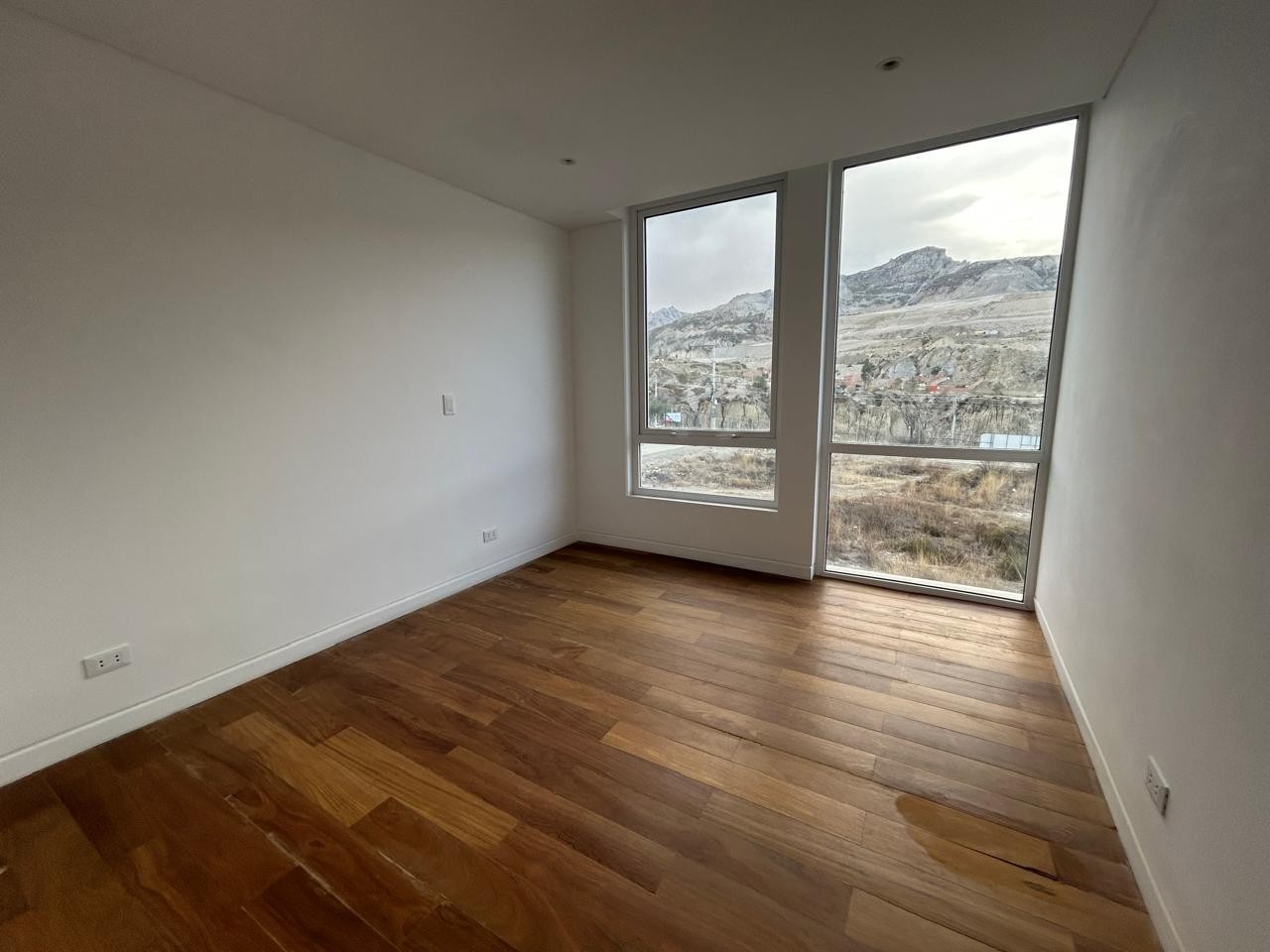 Casa en Mallasilla en La Paz 4 dormitorios 5 baños 3 parqueos Foto 15