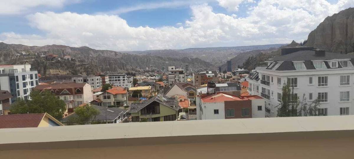 Departamento en VentaACHUMANI, CALLE 32 3 dormitorios 4 baños 1 parqueos Foto 16