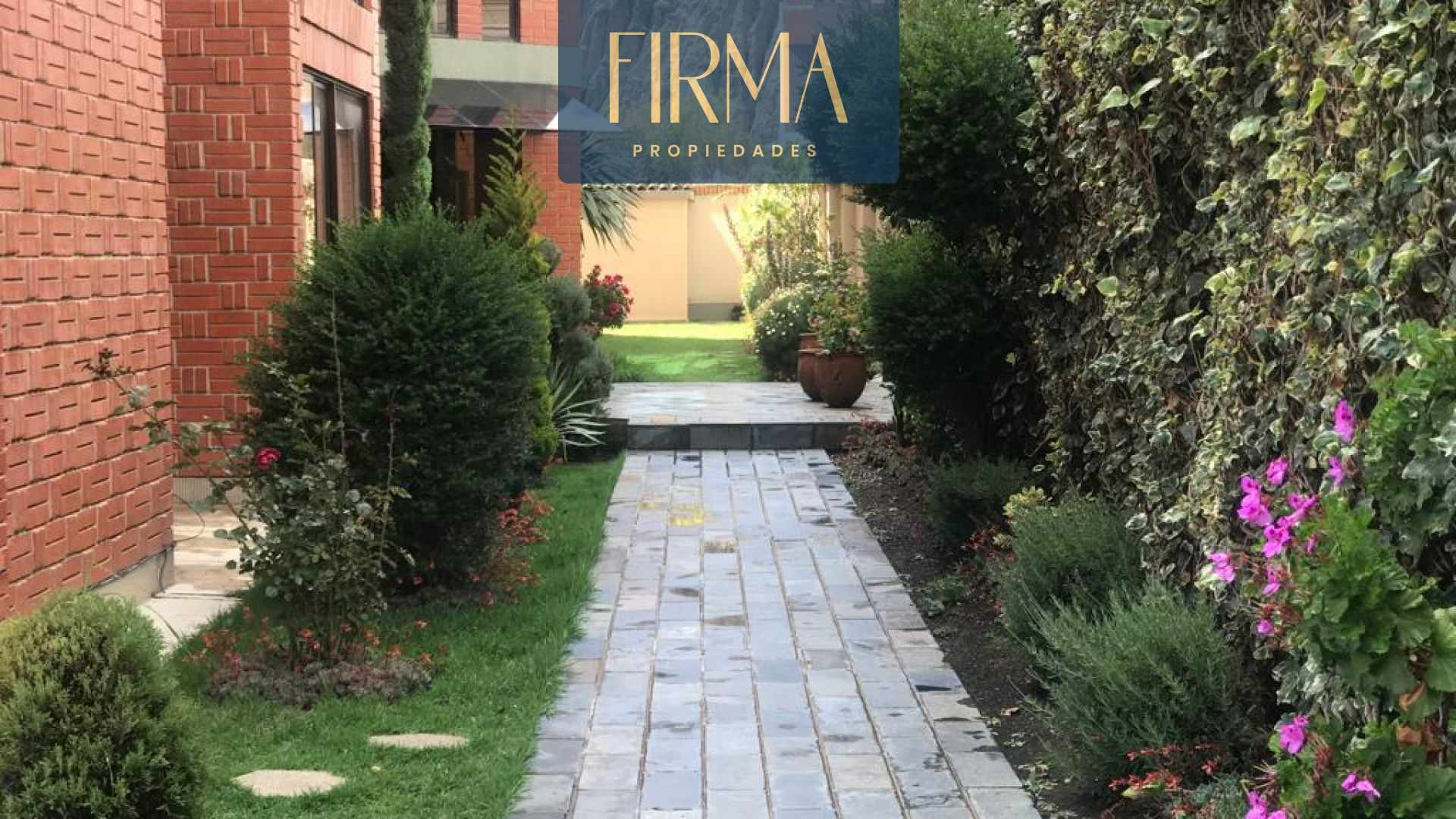 Departamento en Achumani en La Paz 4 dormitorios 4 baños 2 parqueos Foto 2