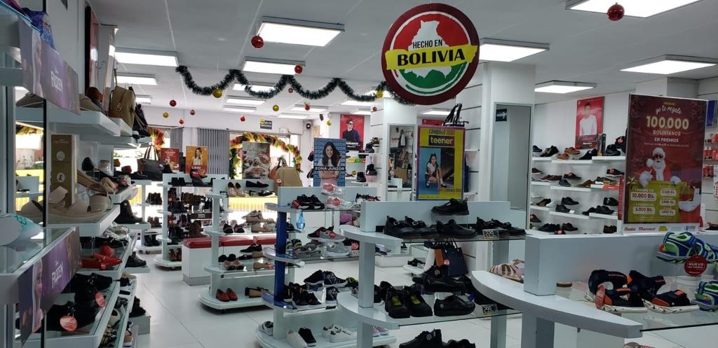 Local comercial en VentaAv Saavedra Local Comercial   1 baños  Foto 3