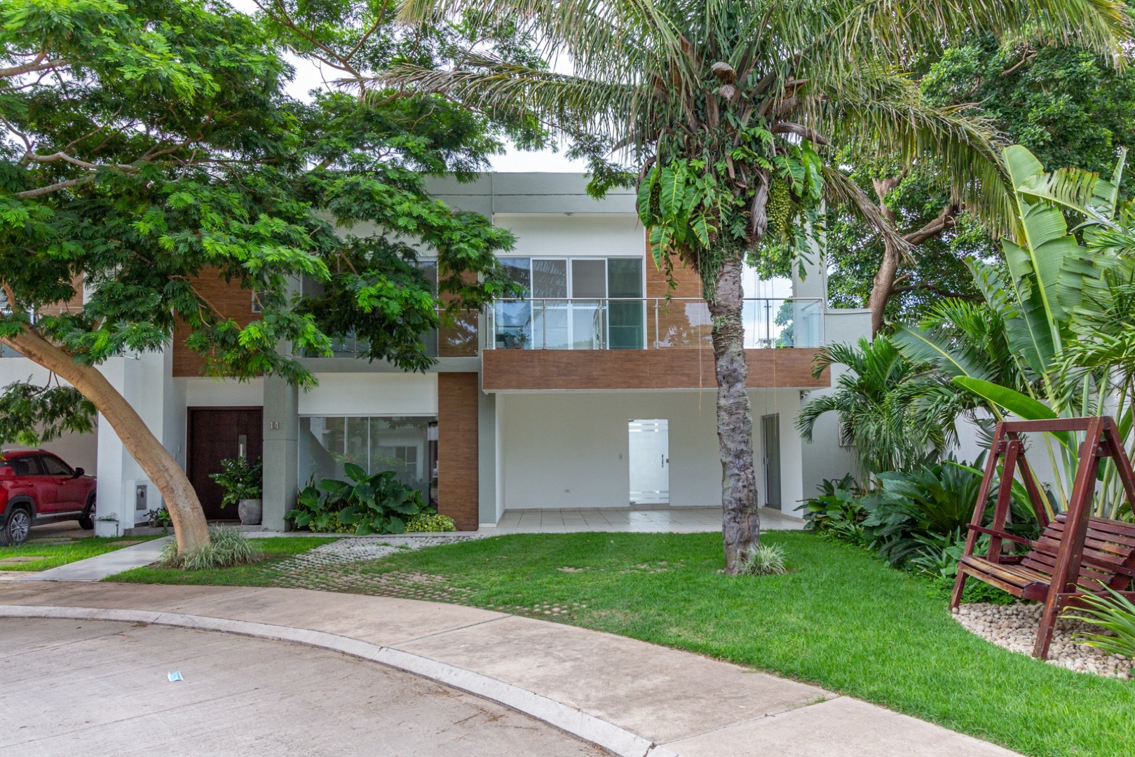 Casa en AlquilerAv. Octavo Anillo Banzer  Foto 11