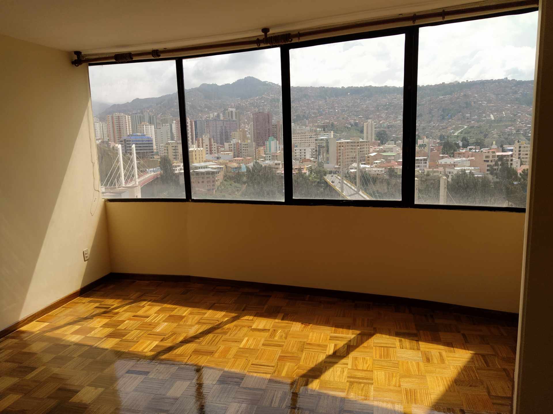 Departamento en VentaPlaza Isabel la Católica, Edificio Torre de las Américas Foto 3