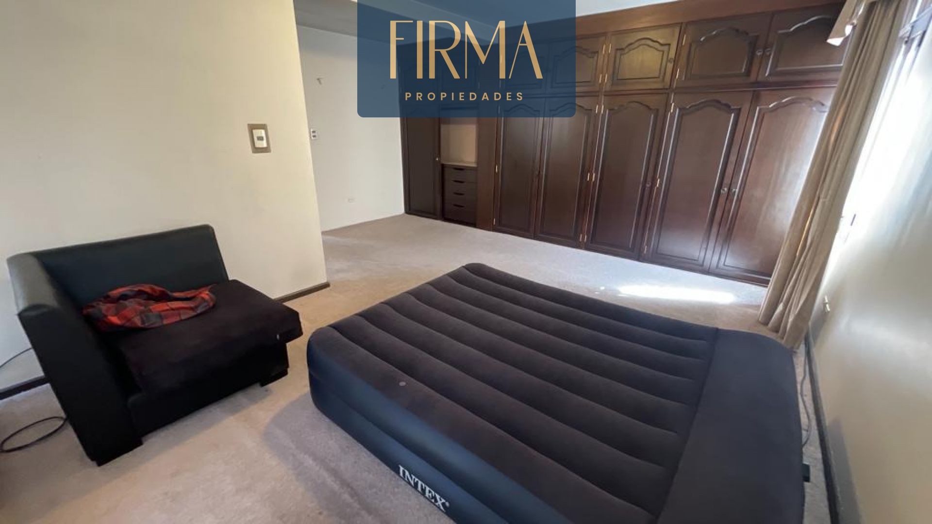 Casa en Koani en La Paz 3 dormitorios 4 baños 2 parqueos Foto 3