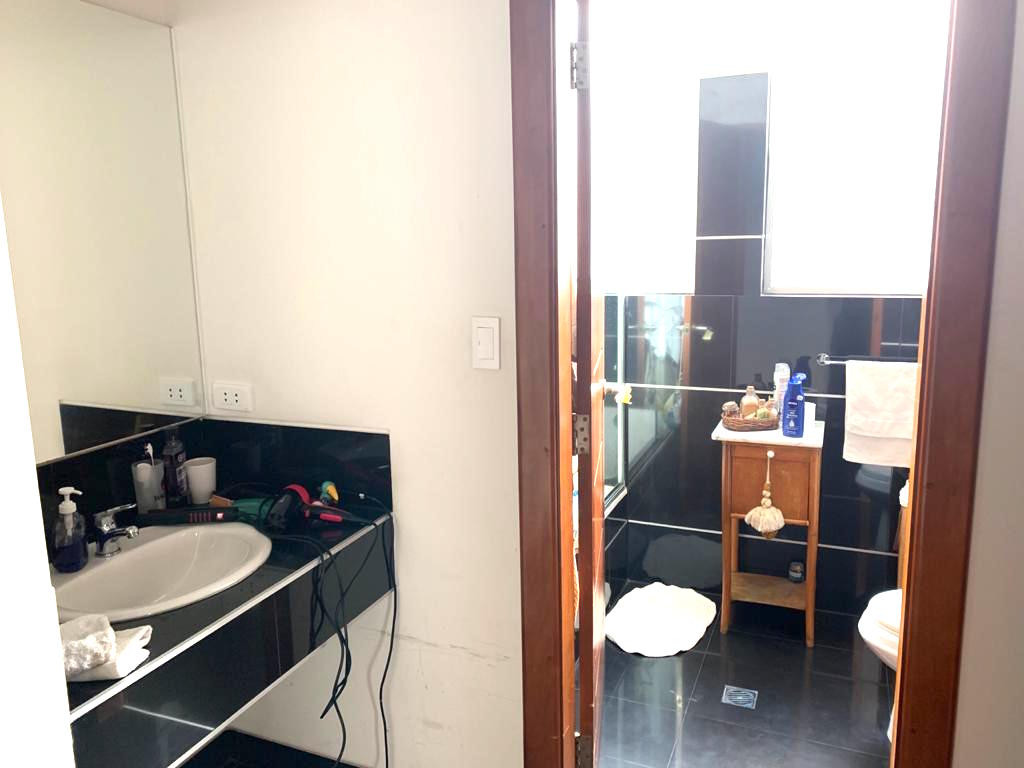 Departamento en AlquilerAv. Alto Costanera, entre la 28 y 29 4 dormitorios 4 baños 2 parqueos Foto 4