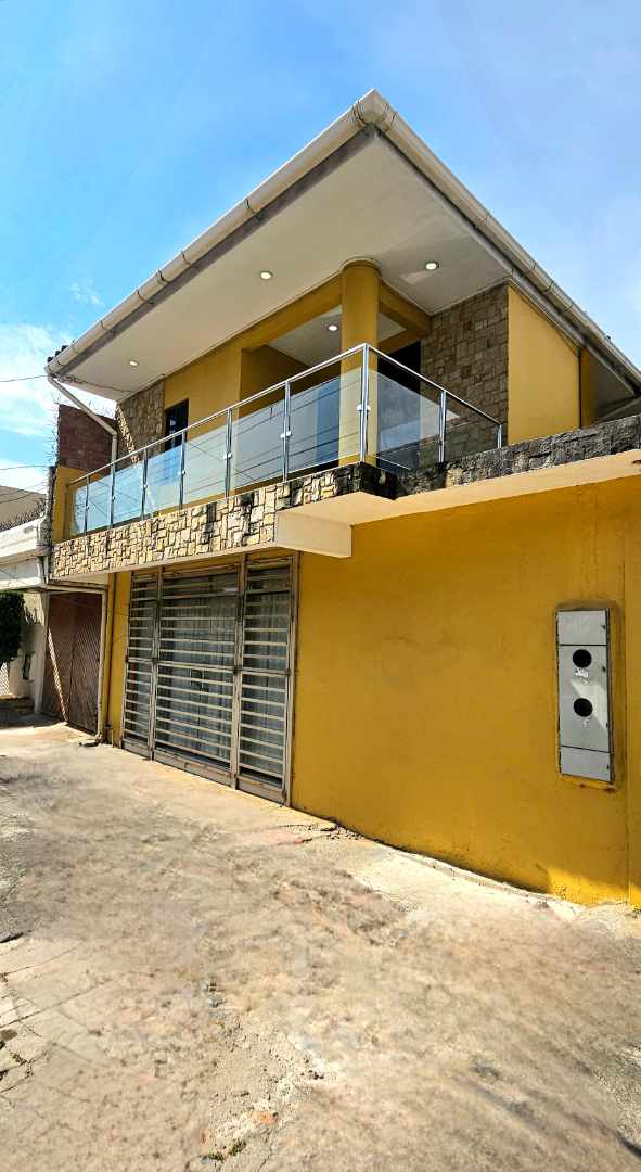 Departamento en AlquilerAv. Brasil 4to anillo 
Atrás del Hospital Guaracachi 

Dpto de 2 DORMITORIOS en Suite 

Bs. 3.000.- 2 dormitorios 2 baños 1 parqueos Foto 1