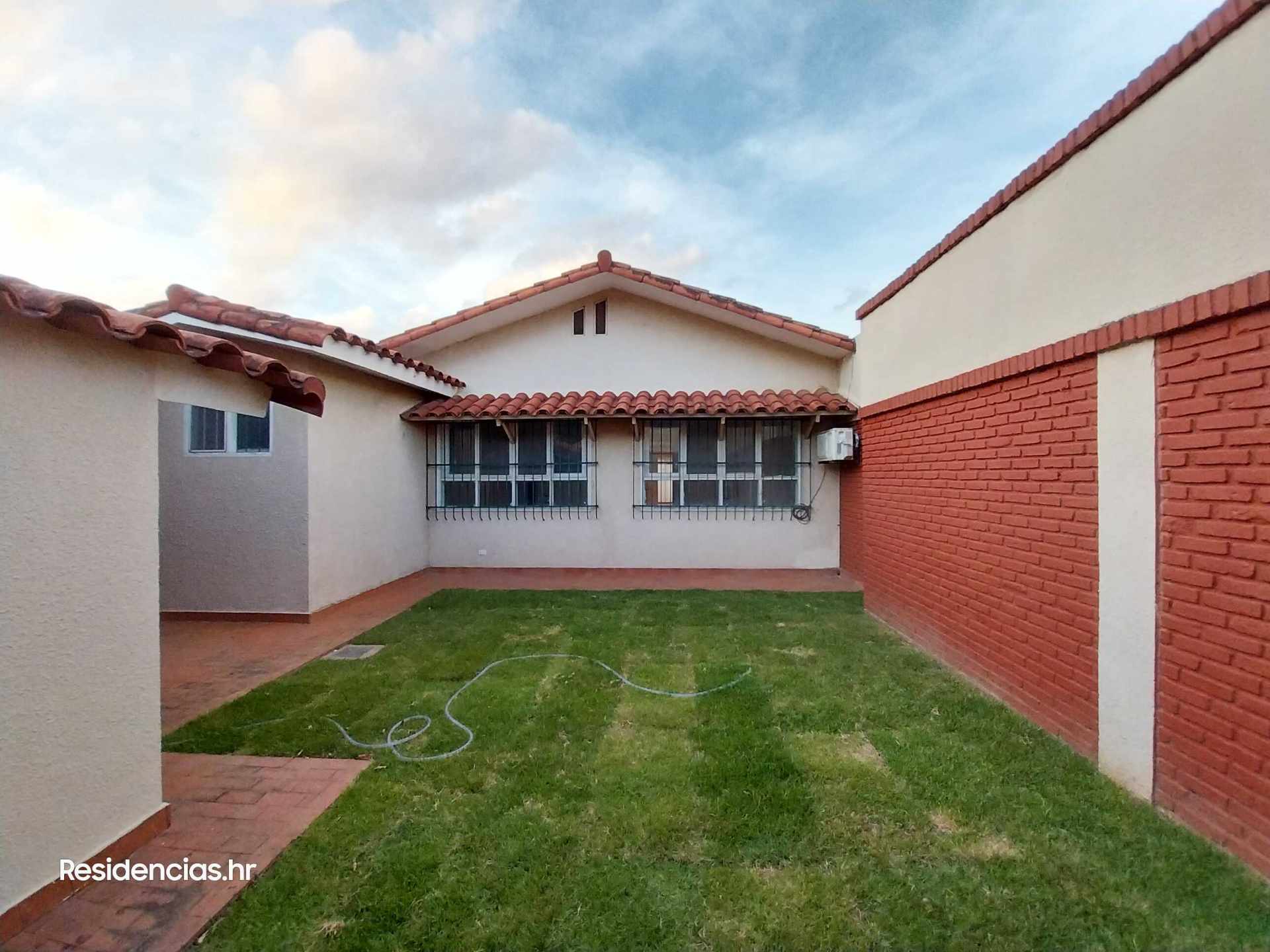 Casa en AlquilerBARRIO HAMACAS - ZONA NORTE 4° ANILLO Foto 15