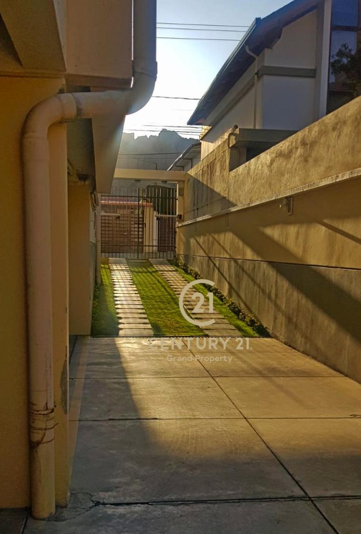 Departamento en Irpavi en La Paz 3 dormitorios 3 baños 1 parqueos Foto 10