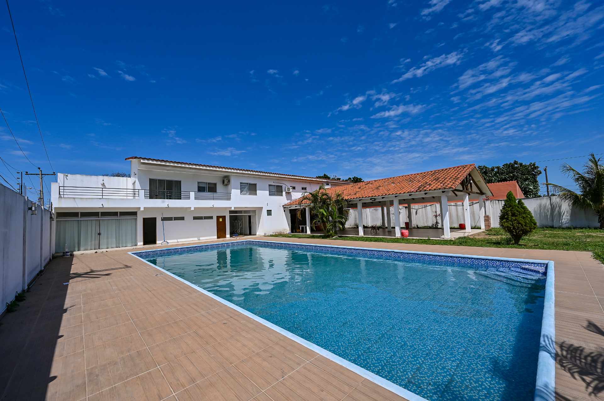 Casa en VentaAv. Moscú, 9no anillo, Urbanización La Mar 4 dormitorios 6 baños  Foto 1