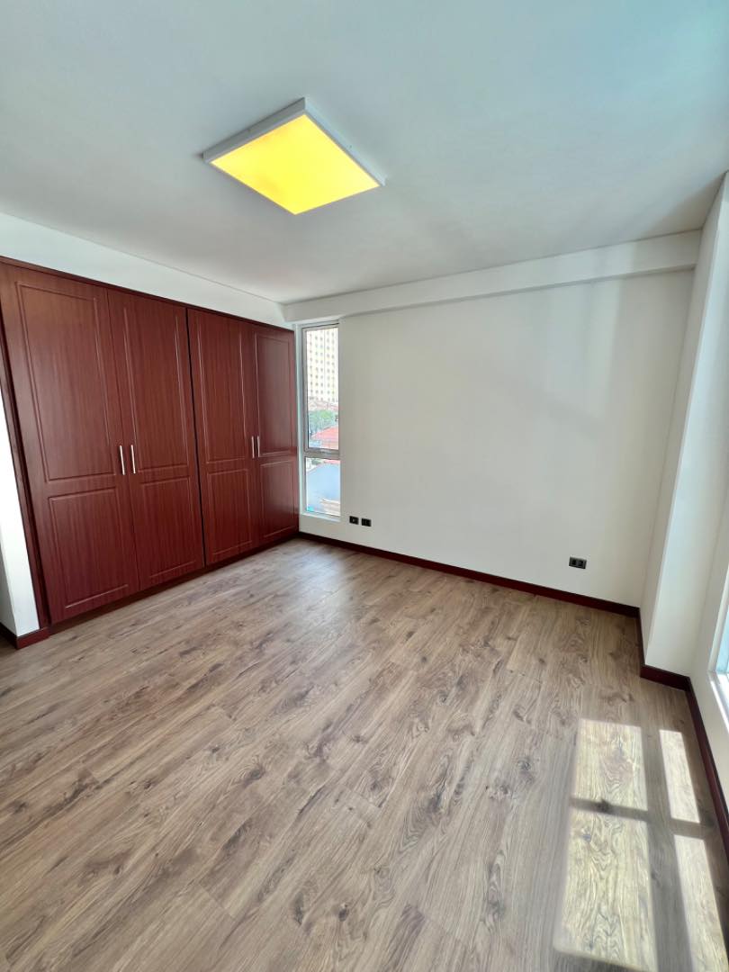 Departamento en VentaEdificio IBIZA, San Jorge, Calle Pinilla #245 Entre Av. Arce y Av. 6 de Agosto. Foto 7