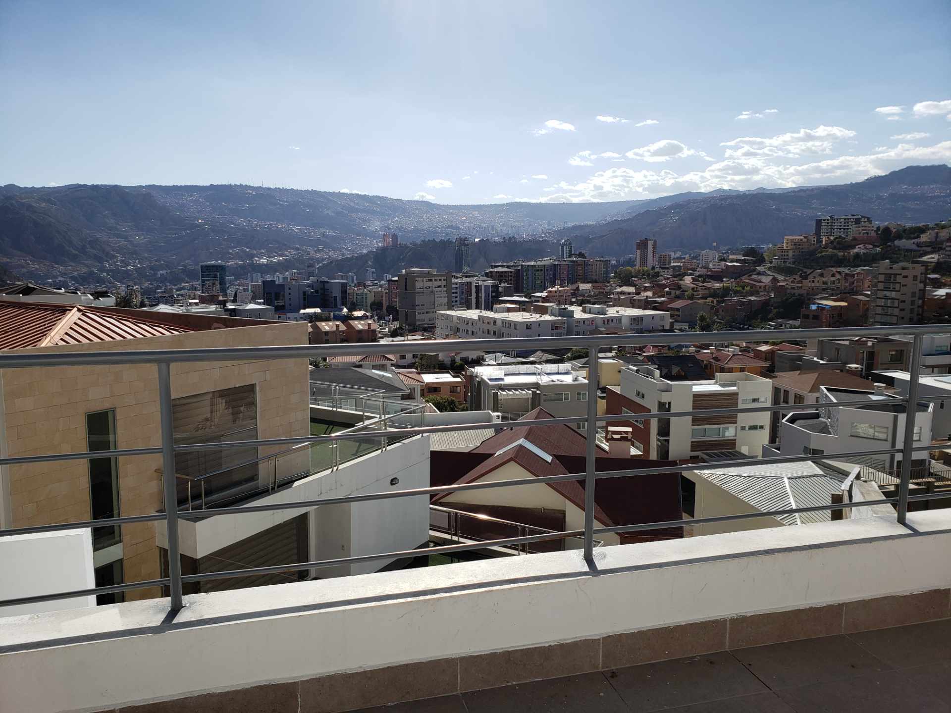 Casa en Auquisamaña en La Paz 5 dormitorios 4 baños 3 parqueos Foto 29