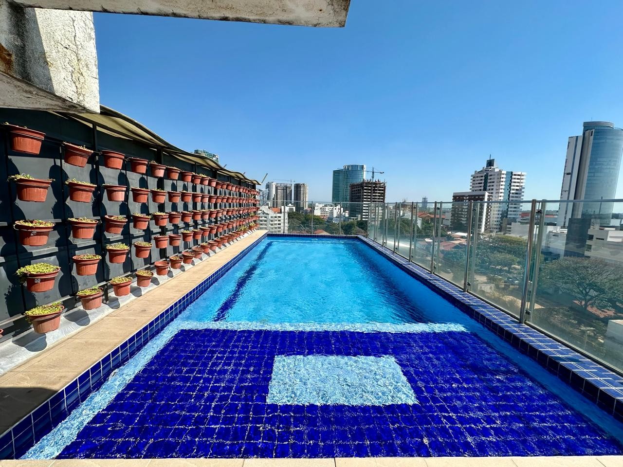 Departamento en VentaEquipetrol Norte – De Ocasión En Venta Depto de 2 Dormitorios (72.5 m2) con garaje y baulera 2 dormitorios 1 baños 1 parqueos Foto 2