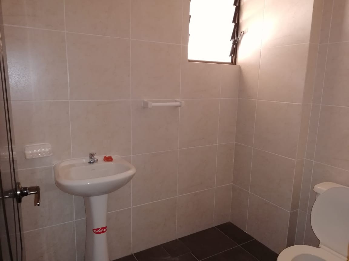 Departamento en AnticréticoDEPARTAMENTO EN ANTICRETICO Av. Quintanilla Zuazo, Calle Eugenio Patiño. Pasaje Pacheco ( DAN 006), 3 dormitorios 2 baños  Foto 6