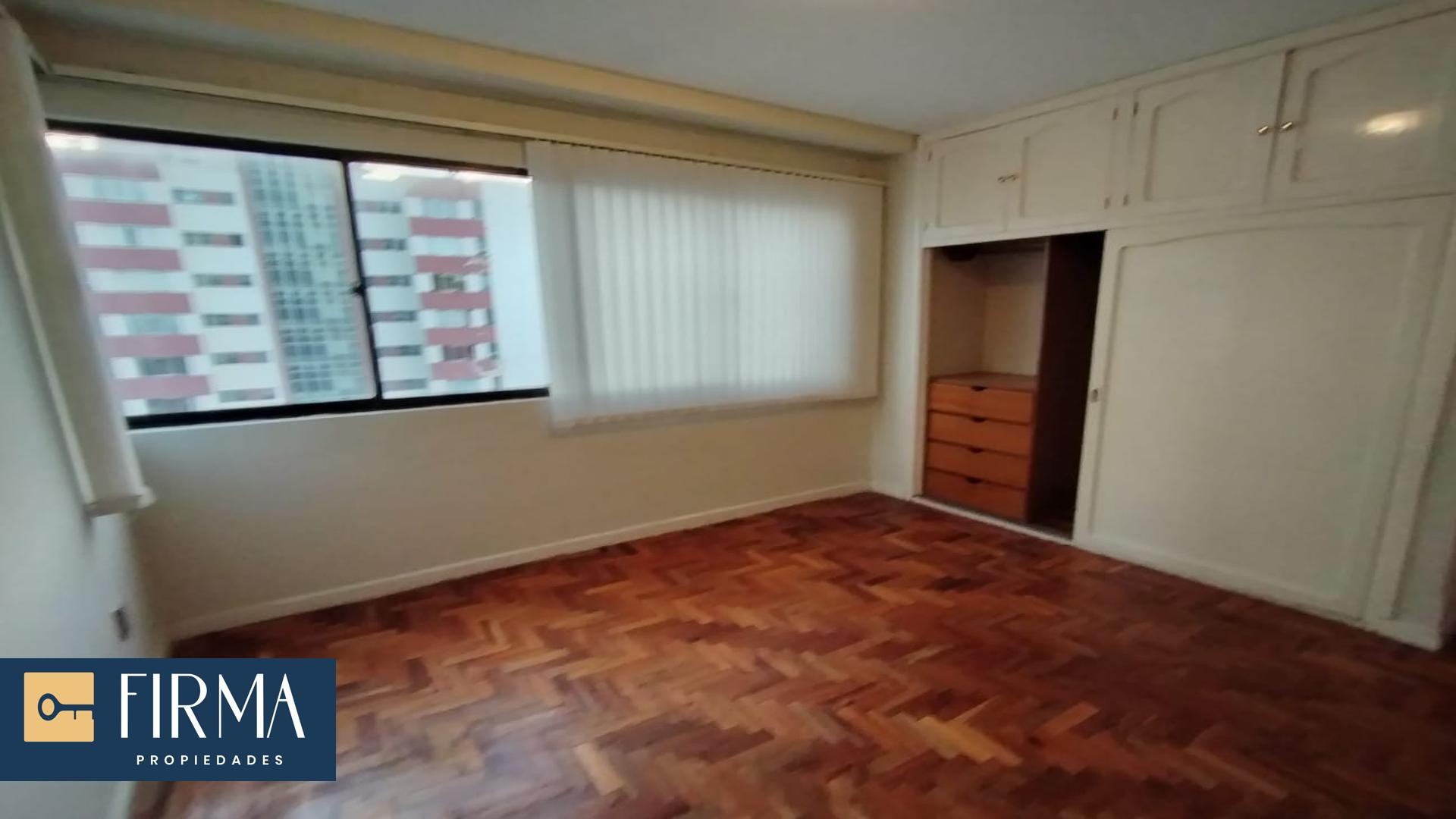 Departamento en San Jorge en La Paz 4 dormitorios 4 baños 1 parqueos Foto 18