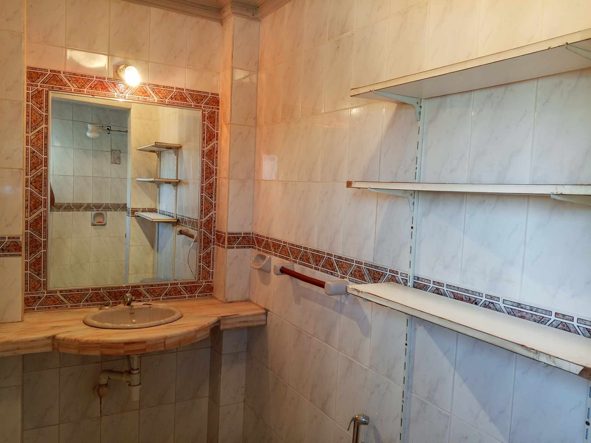 Departamento en Venta[CONDOMINIO LIMCO 1| SOBRE 4TO. ANILLO BARRIO GUARACACHI, ENTRE AV. BRASIL Y AV. VIRGEN DE COTOCA] DEPARTAMENTO EN VENTA DE 2 DORMITORIOS CON DEPENDENCIAS Y PARQUEO DESCUBIERTO Foto 13