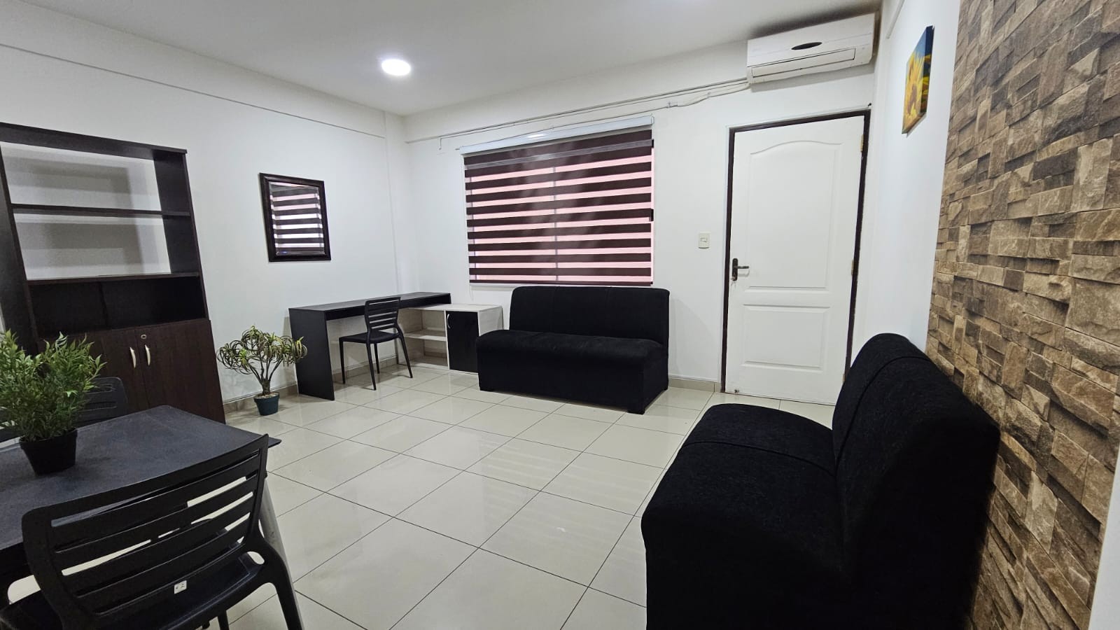 Departamento en AlquilerEn Equipetrol hermoso departamento de 2 dormitorios en condominio  2 dormitorios 1 baños 1 parqueos Foto 1