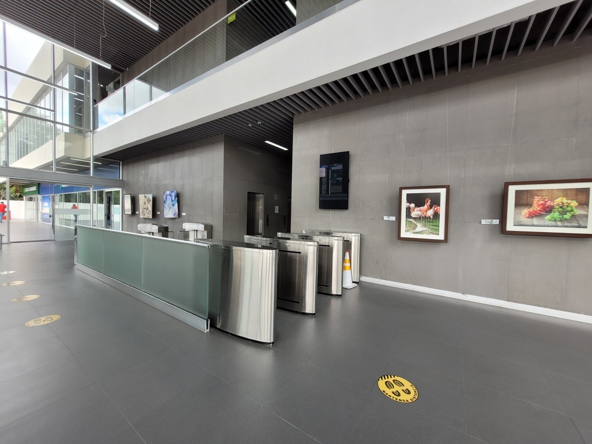 Oficina en Equipetrol en Santa Cruz de la Sierra 2 dormitorios 2 baños 1 parqueos Foto 14