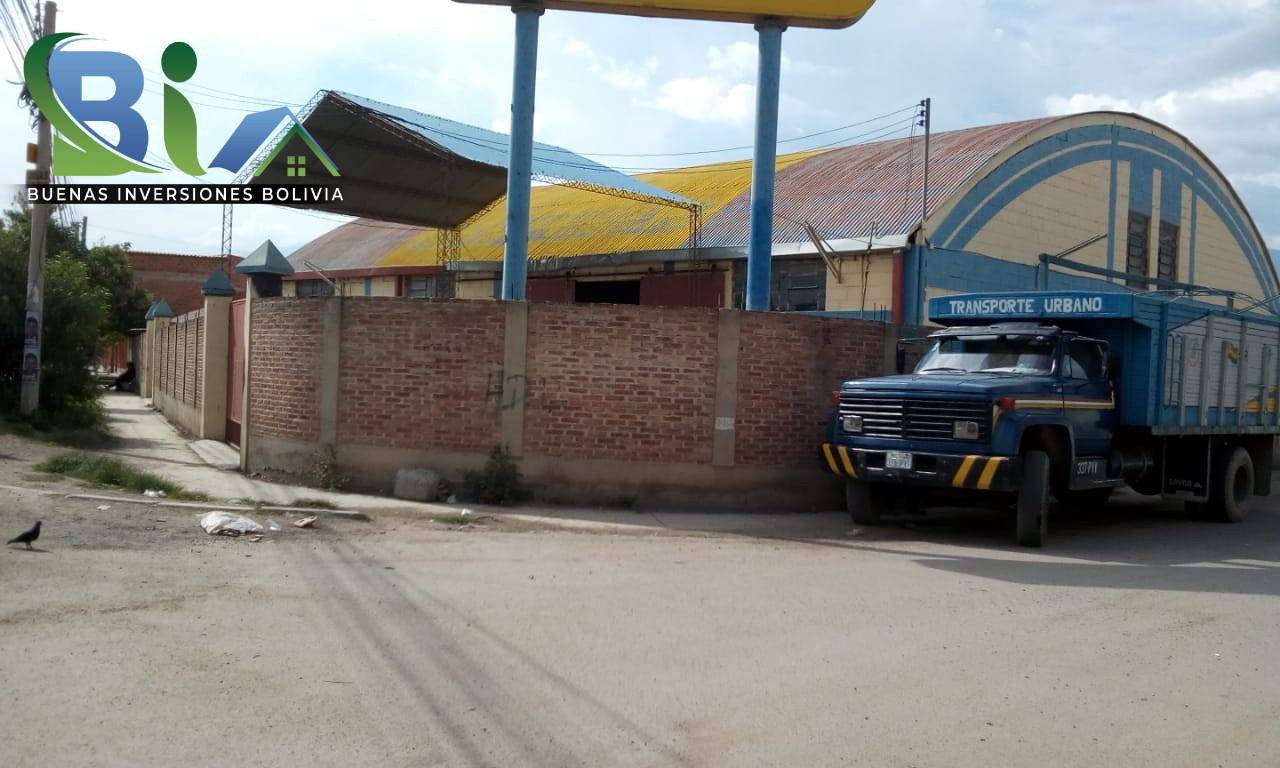 Galpón $us.455.000.- GALPON + DEPOSITO + VIVIENDA 961M2 AV. CAPITAN USTARIZ Foto 1