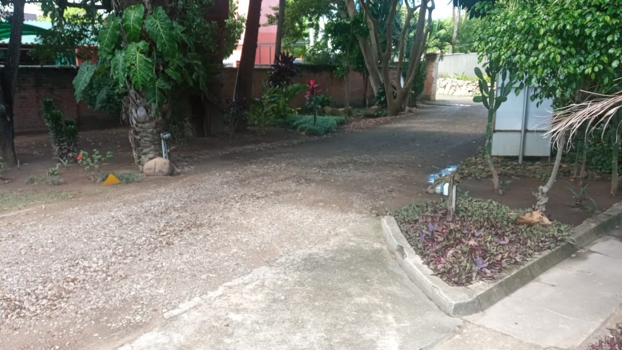 Edificio en Entre 6to y 7mo anillo Norte en Santa Cruz de la Sierra 35 dormitorios 37 baños 35 parqueos Foto 7