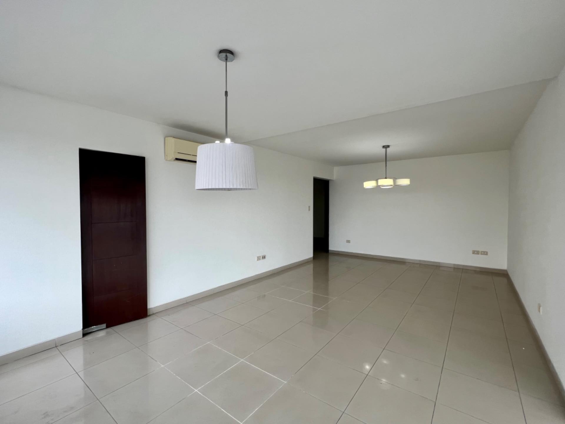 Departamento en Venta4to anillo y Av. Beni 3 dormitorios 4 baños 2 parqueos Foto 10