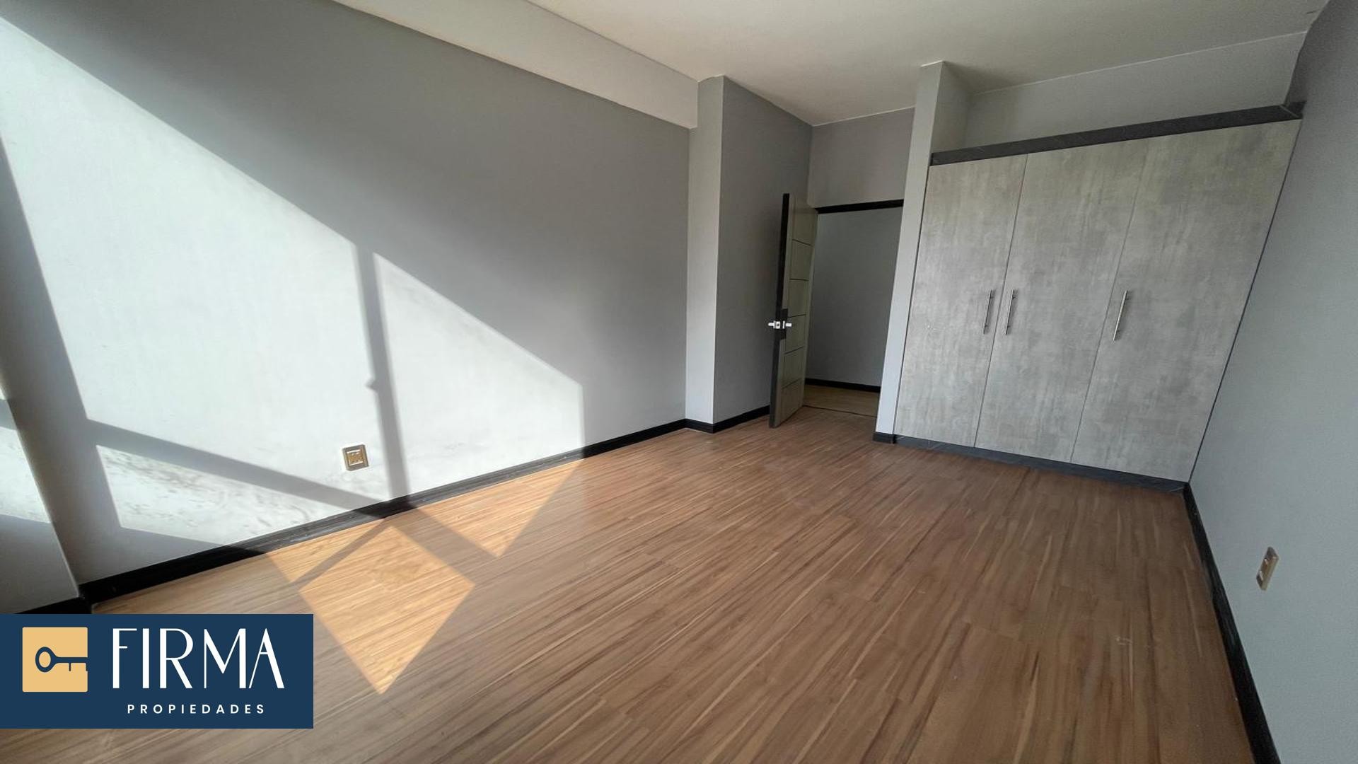 Departamento en VentaDEPARTAMENTO EN VENTA EN ACHUMANI 3 dormitorios 3 baños  Foto 7