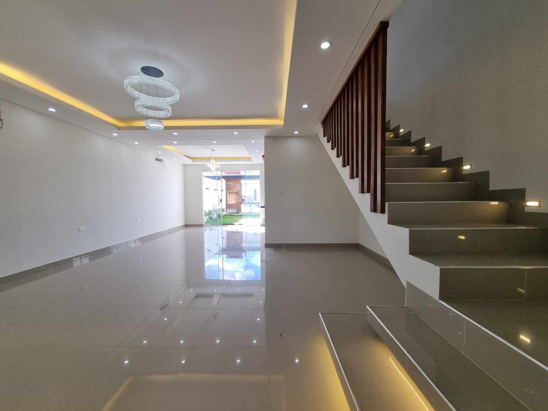 Casa en Entre 7mo y 8vo anillo Norte en Santa Cruz de la Sierra 4 dormitorios 4 baños 2 parqueos Foto 9