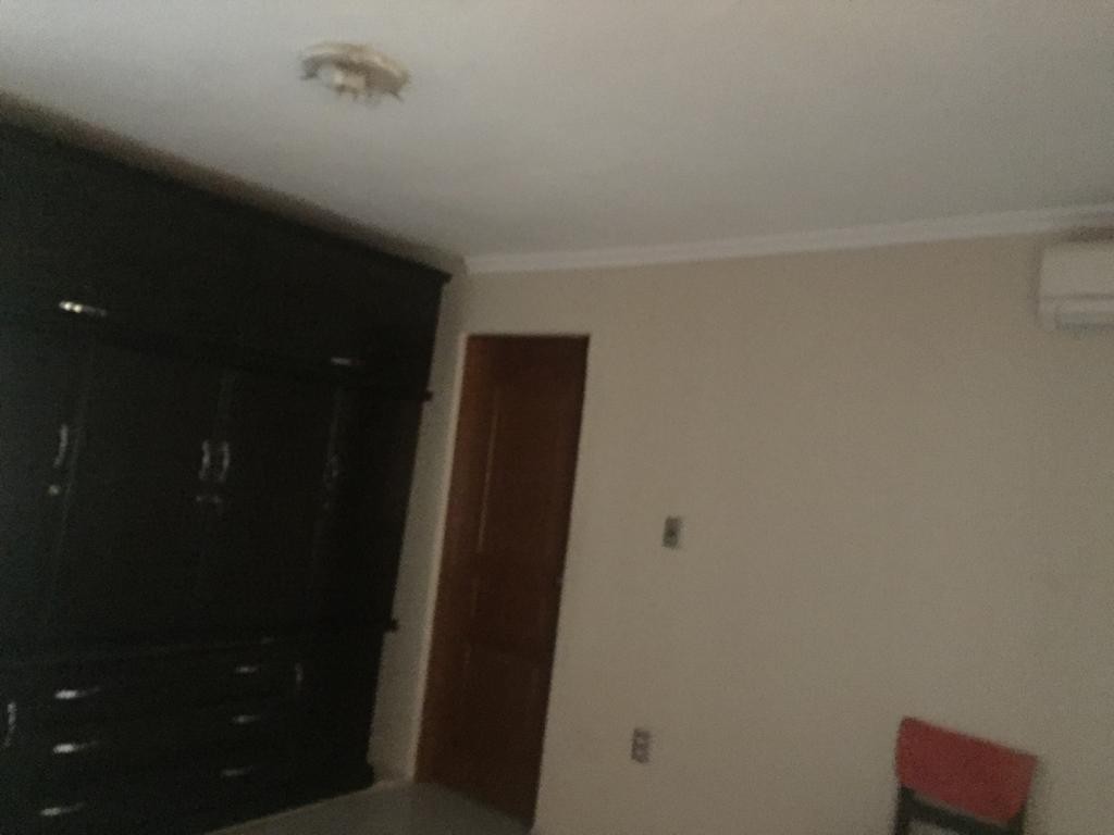 Casa en Entre 2do y 3er anillo Oeste en Santa Cruz de la Sierra 6 dormitorios 3 baños 2 parqueos Foto 5