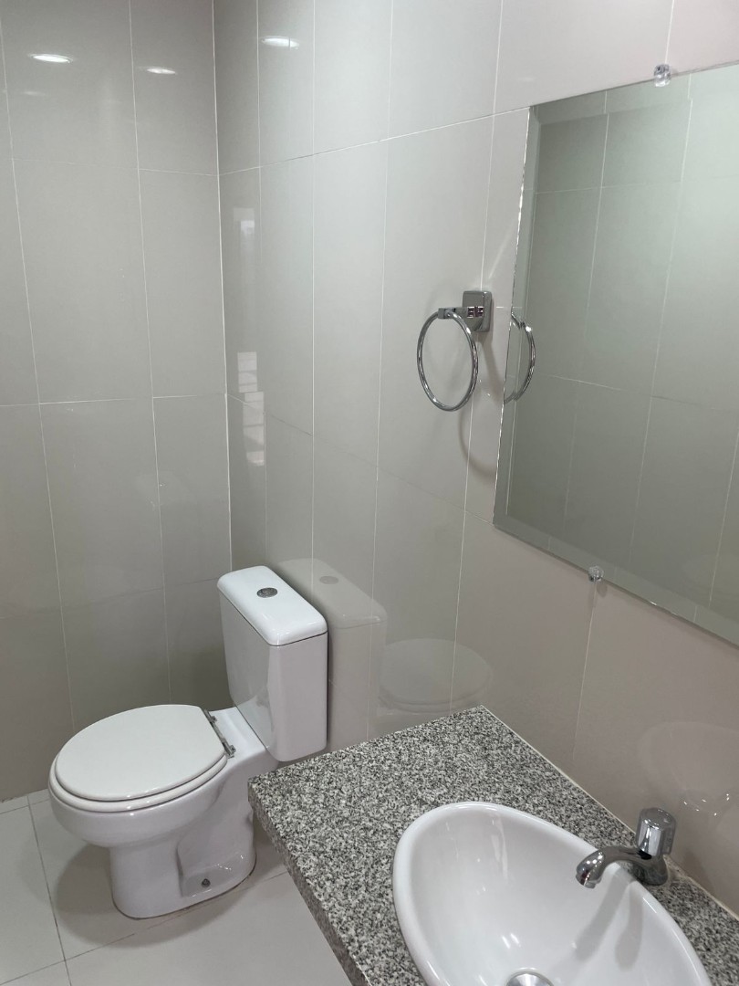 Oficina en Sirari en Santa Cruz de la Sierra 2 dormitorios 2 baños 3 parqueos Foto 11