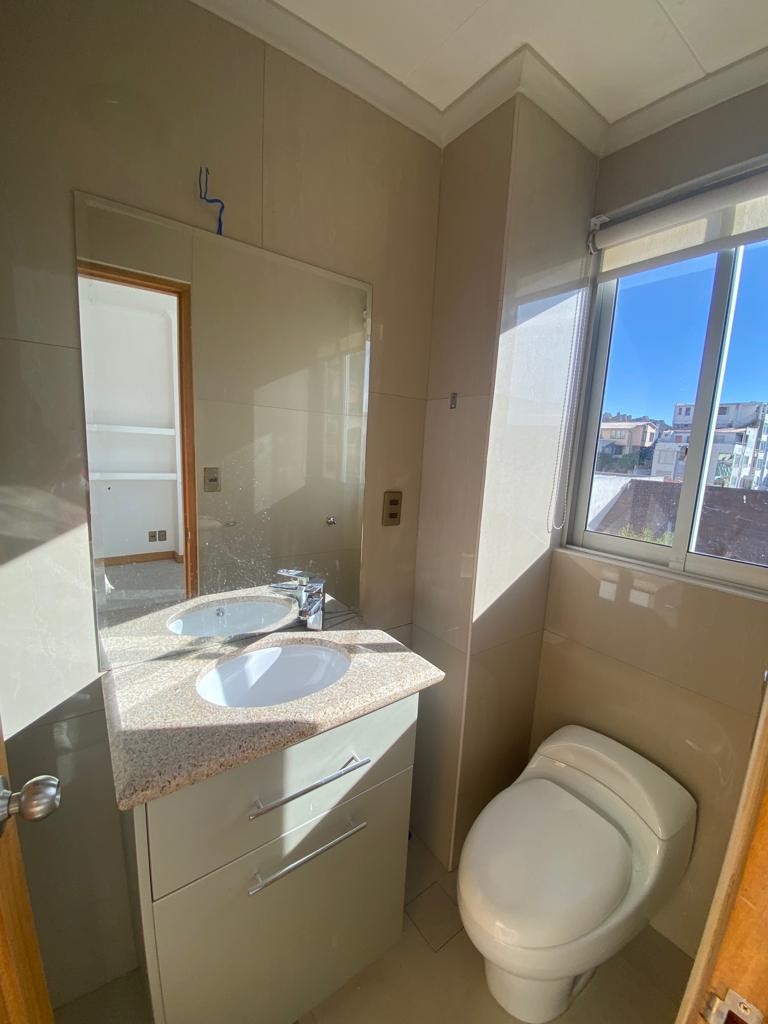 Departamento en Auquisamaña en La Paz 3 dormitorios 5 baños 1 parqueos Foto 4