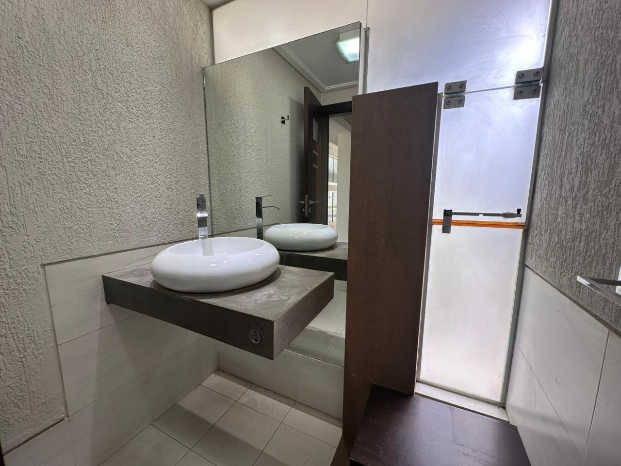 Casa en Entre 4to y 5to anillo Norte en Santa Cruz de la Sierra 5 dormitorios 6 baños 2 parqueos Foto 6