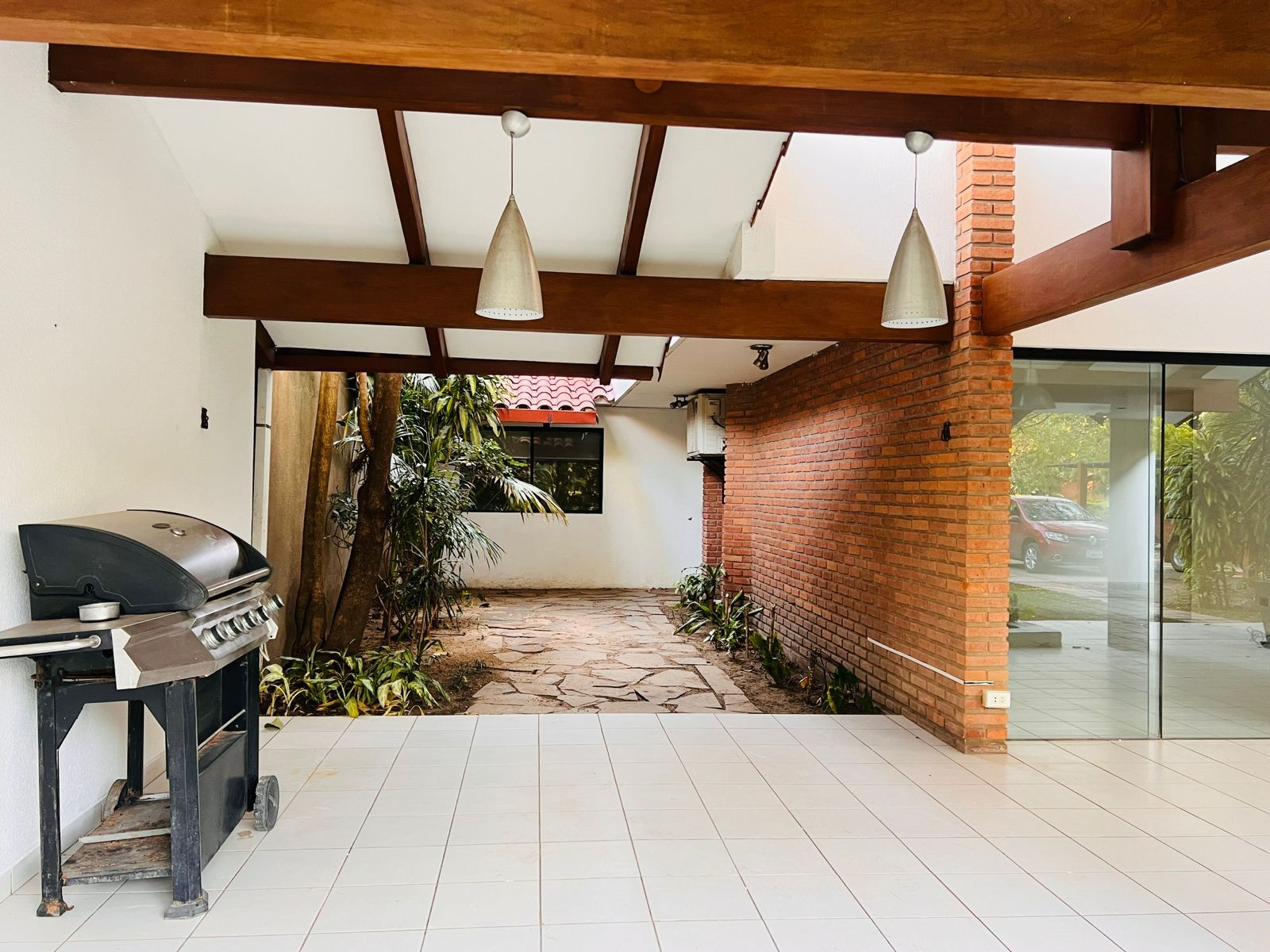 En Alquiler a $us 1,600 Foto 4