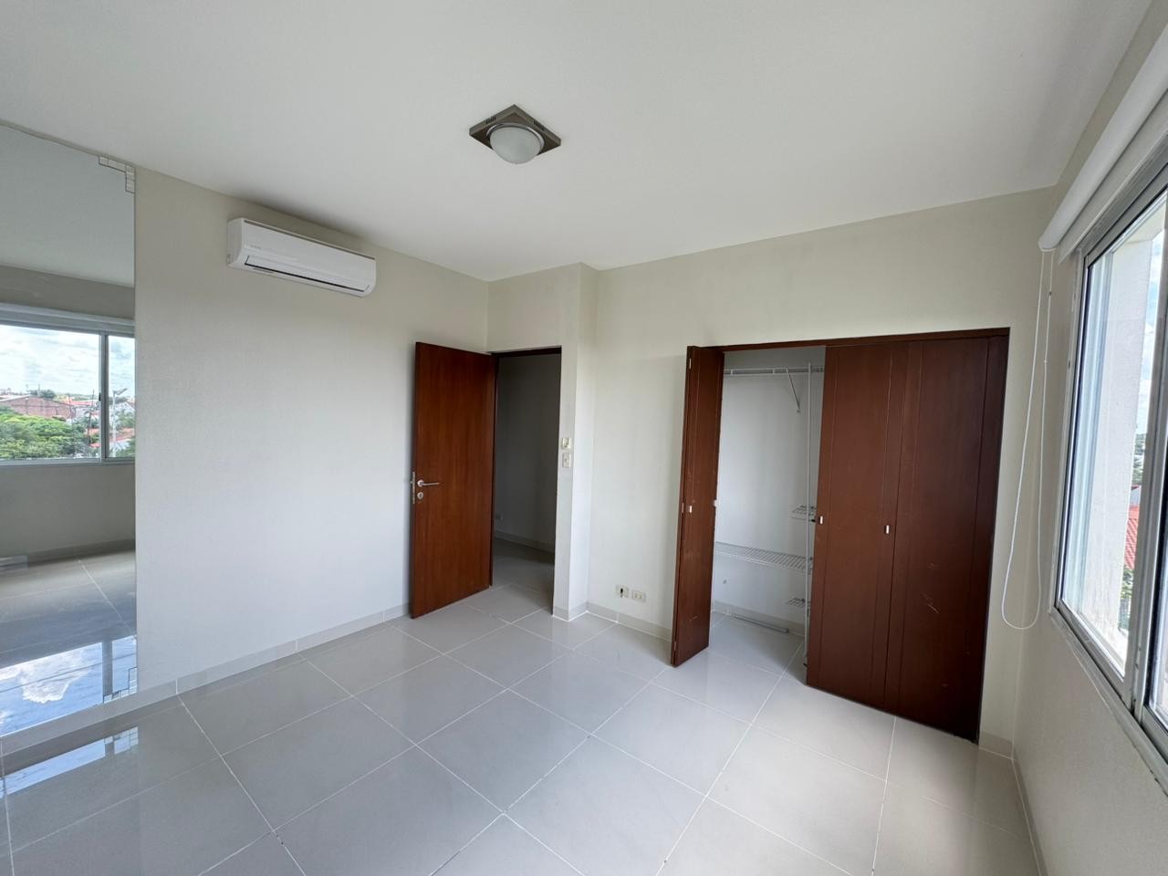 Departamento Avenida Alemana entre 4to y 5to anillo Condominio Solaris Foto 10