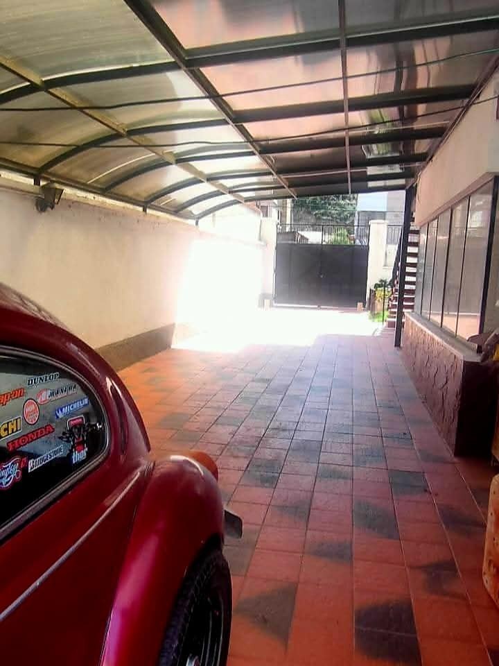 Casa en VentaIrpavi 7 dormitorios 5 baños 3 parqueos Foto 5