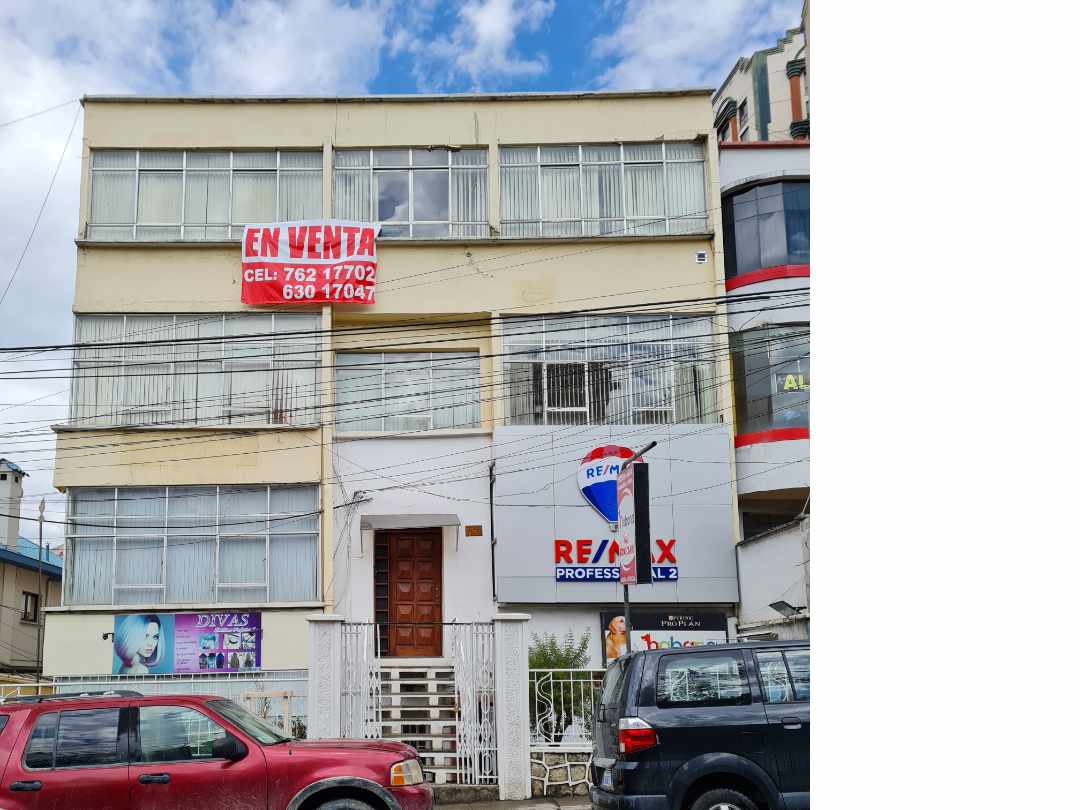 Casa en VentaPedro Salazar, frente a plaza Abaroa Foto 6