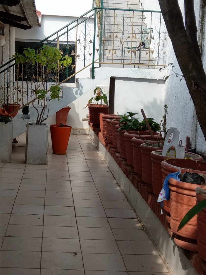 Casa en VentaBarrio Nueva Esperanza
Entre Av. 2 de agosto y Cambodromo  8 dormitorios 3 baños 2 parqueos Foto 13