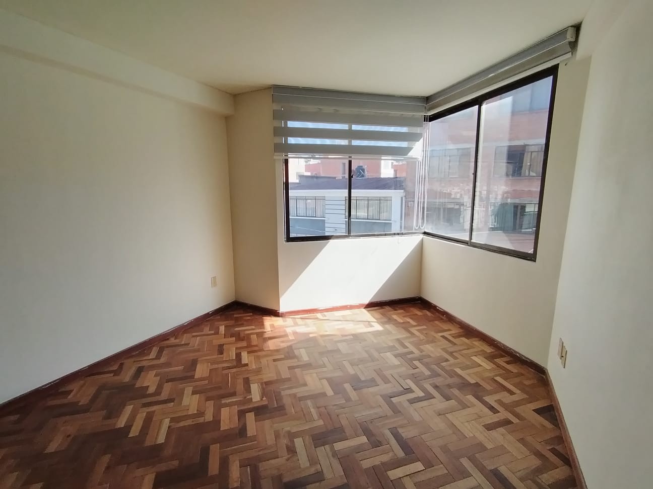 Departamento en AlquilerAvenida 31 de Octubre esquina calle 7 Zona Villa San Antonio 3 dormitorios 3 baños  Foto 8